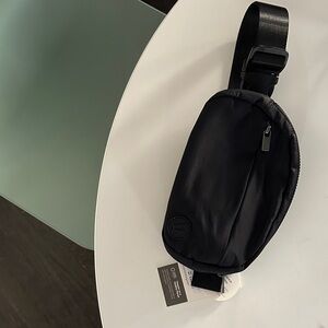 Vuori All Around Hip Pack NWT